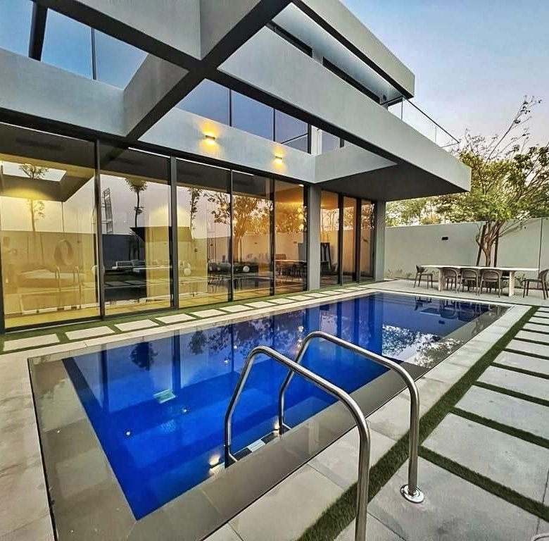 Piscine privée et terrasse dans une villa Masaar 3