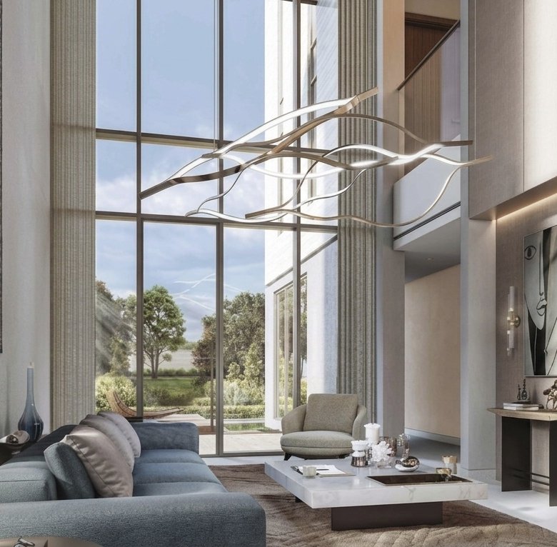Sobha City Abu Dhabi intérieur villa double hauteur avec grandes baies vitrées et design premium