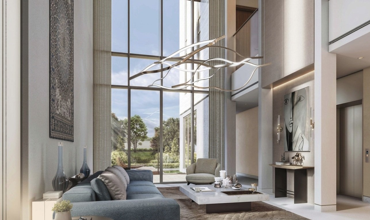 Sobha City Abu Dhabi intérieur villa double hauteur avec grandes baies vitrées et design premium
